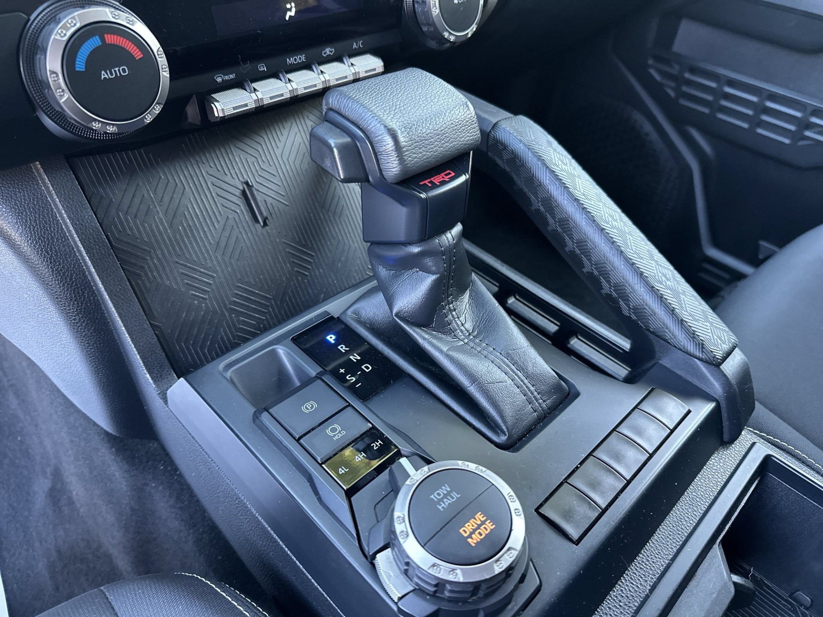 Used 2024 Toyota Tacoma TRD Sport AWD/4WD image 19
