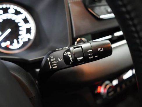 Used 2023 Mitsubishi Outlander SE image 29