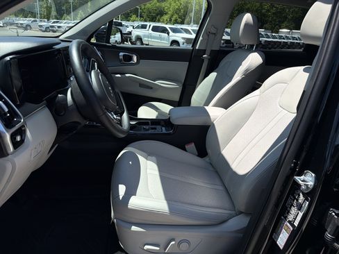 Used 2023 Kia Sorento SX AWD/4WD image 16