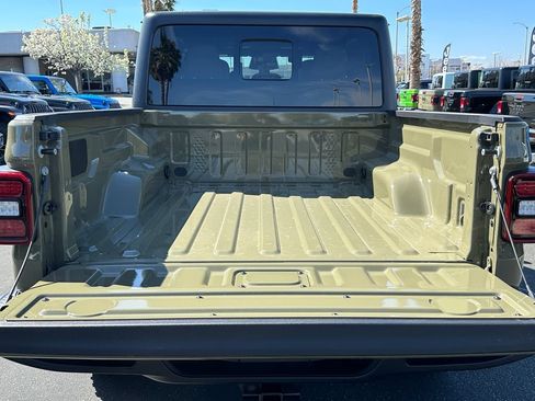 New 2026 Jeep Gladiator Willys AWD/4WD image 19