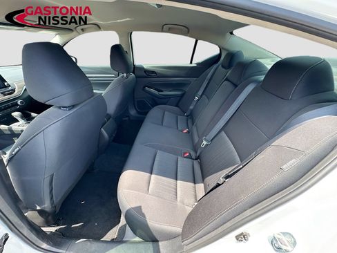Used 2023 Nissan Altima 2.5 SV FWD image 30