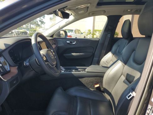 Used 2023 Volvo XC60 B5 Ultimate w/ Climate Package image 27