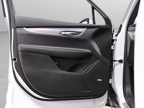 Used 2023 Cadillac XT6 Luxury image 24