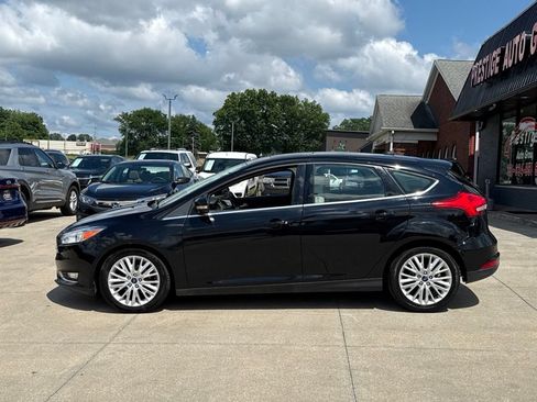 Used 2018 Ford Focus Titanium FWD image 3