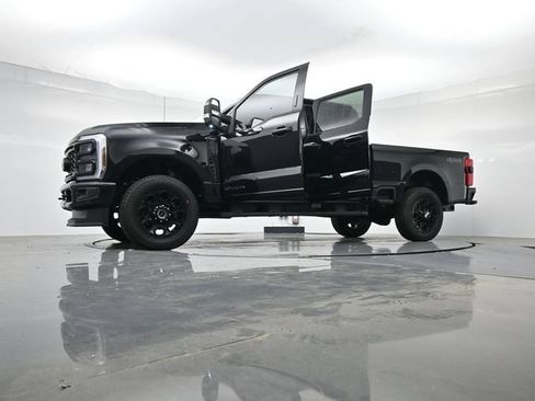 New 2026 Ford F250 Lariat w/ Black Appearance Package AWD/4WD image 30
