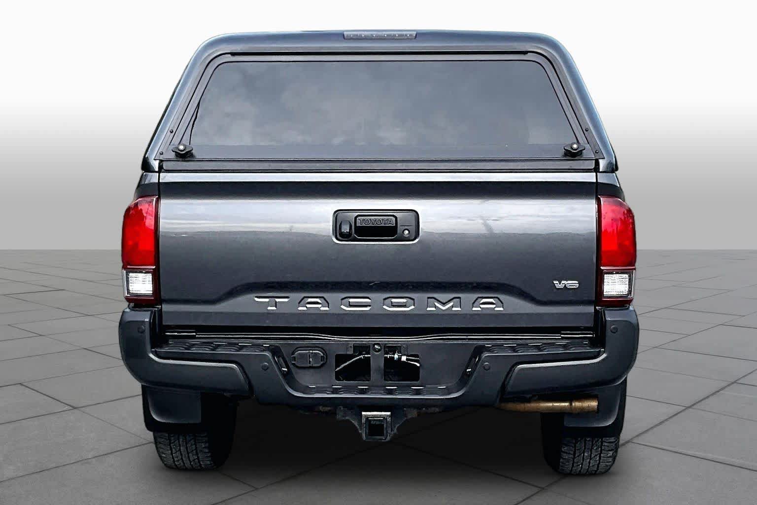 Used 2019 Toyota Tacoma TRD Sport w/ Technology Package AWD/4WD image 5