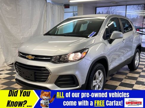 Used 2018 Chevrolet Trax LS image 2