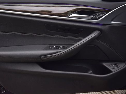 Used 2020 BMW 530i w/ Convenience Package image 28