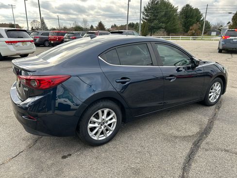 Used 2016 MAZDA MAZDA3 i Touring w/ Popular Equipment Package image 4