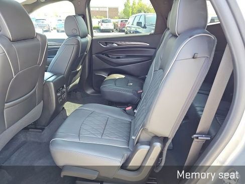 Used 2024 Buick Enclave Avenir w/ Avenir Technology Package image 31
