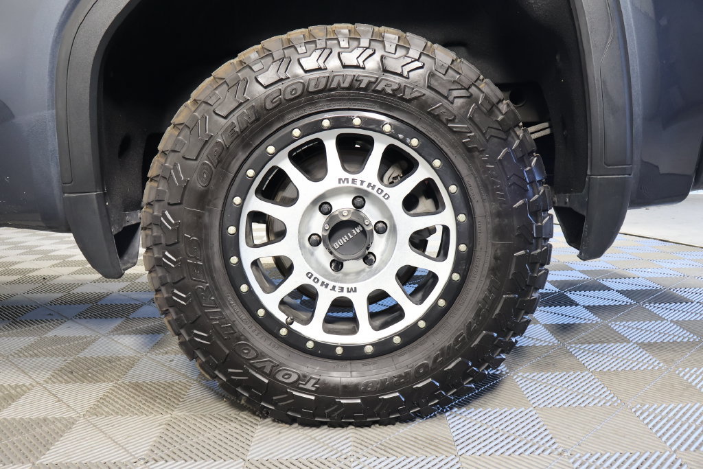 Used 2021 GMC Sierra 1500 SLE w/ X31 Off-Road Package AWD/4WD image 8