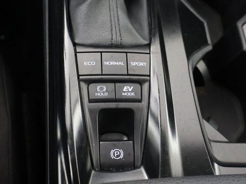 Used 2025 Toyota Camry LE image 43