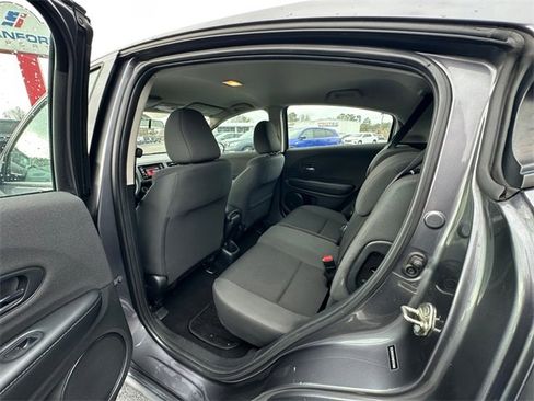 Used 2019 Honda HR-V LX image 18