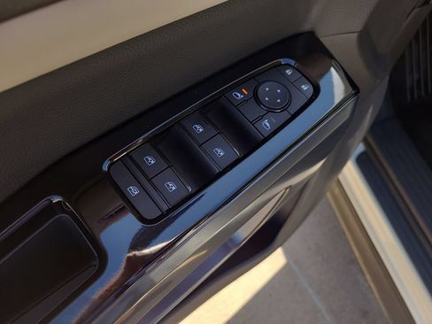 Certified 2023 Nissan Pathfinder SL FWD image 20