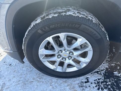 Used 2020 Chevrolet Traverse LT w/ Driver Confidence II Package image 26
