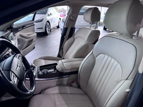 Used 2017 Genesis G90 3.3T Premium image 10