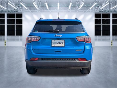 Used 2022 Jeep Compass Latitude image 23