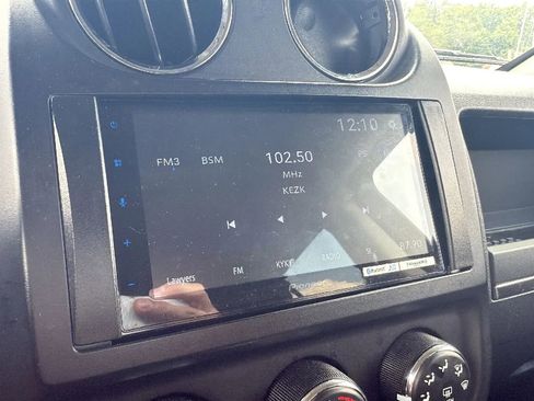 Used 2014 Jeep Patriot Sport image 21