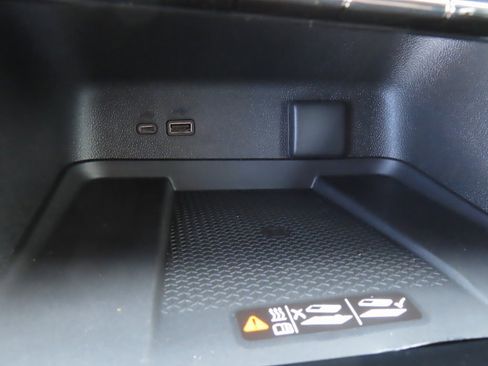 New 2026 Chevrolet Traverse LT w/ Enhanced Driving Package image 11