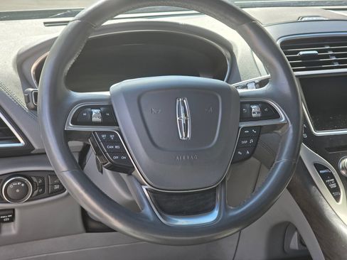 Used 2019 Lincoln Nautilus Reserve w/ Cargo Utility Package AWD/4WD image 9