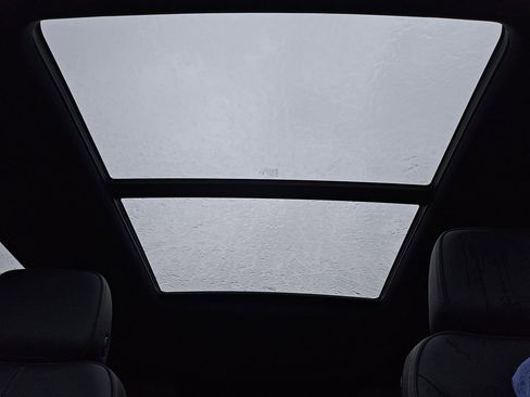 Used 2024 Chevrolet Tahoe RST w/ Luxury Package image 17