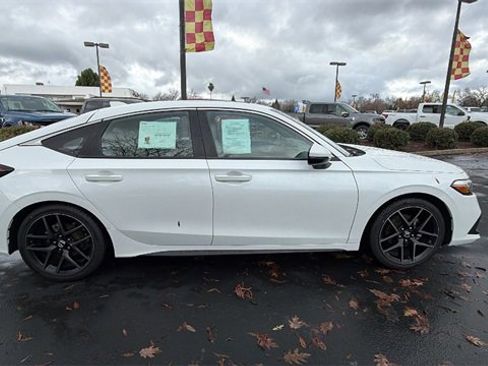 Used 2023 Honda Civic Sport Touring image 3