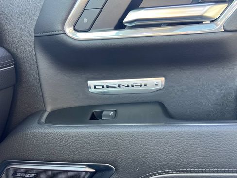 Used 2025 GMC Sierra 1500 Denali w/ Denali Reserve Package AWD/4WD image 35