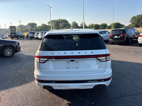 Certified 2024 Lincoln Aviator Black Label w/ Jet Package AWD/4WD image 6