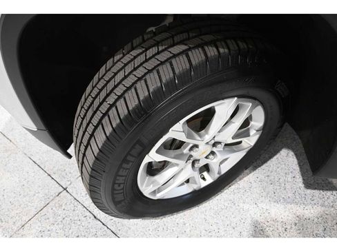 Used 2018 Chevrolet Traverse LT image 11