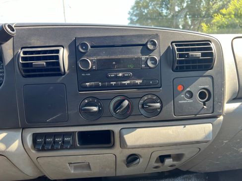 Used 2006 Ford F450 2WD Regular Cab Super Duty image 34