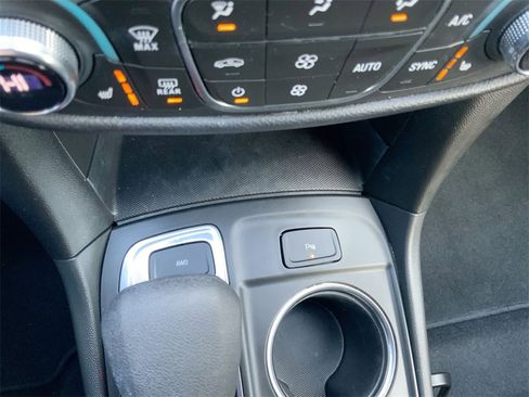 Used 2023 Chevrolet Equinox LT image 33