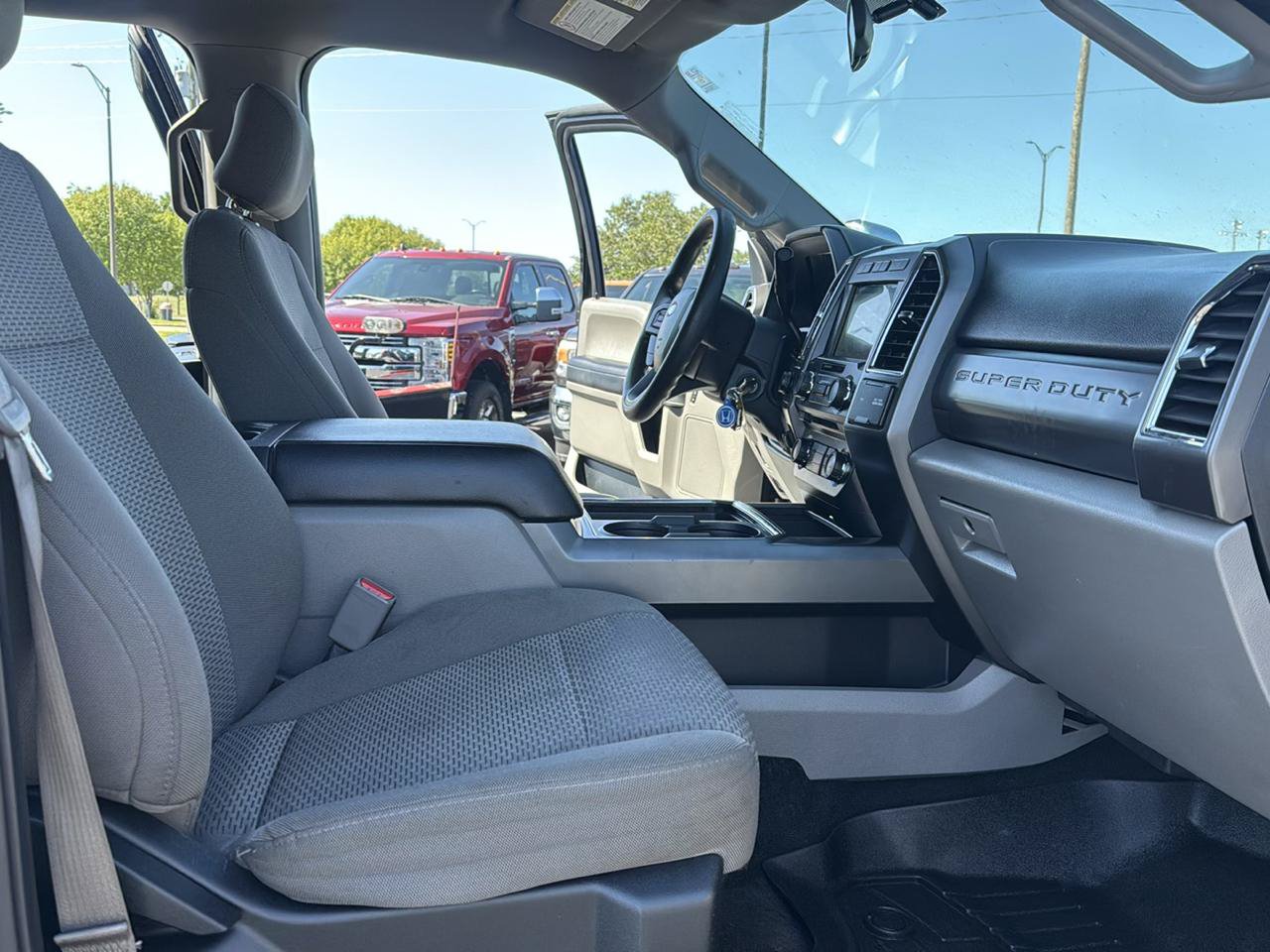 Used 2017 Ford F250 XLT w/ XLT Premium Package AWD/4WD image 37