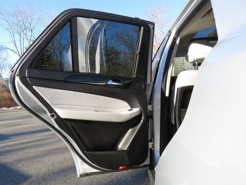 Used 2017 Mercedes-Benz GLE 350 4MATIC image 19