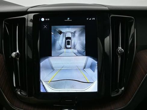 Used 2024 Volvo XC60 B5 Plus w/ Protection Package Premier AWD/4WD image 18