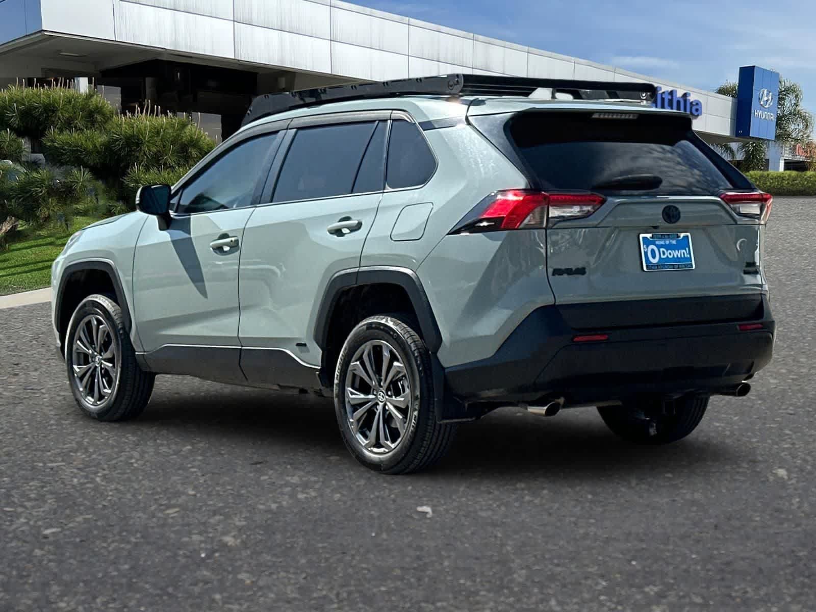 Used 2023 Toyota RAV4 XLE Premium AWD/4WD image 7