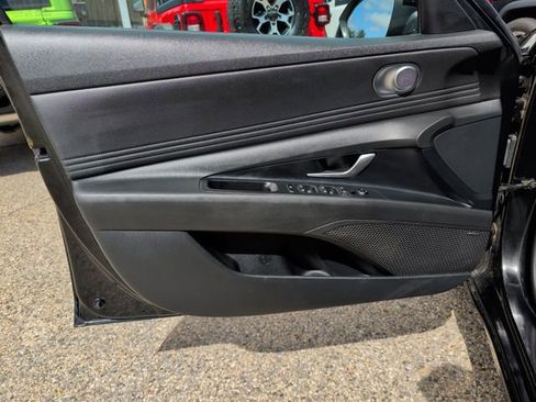Used 2021 Hyundai Elantra Limited w/ Cargo Package FWD image 14