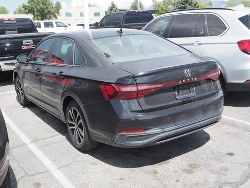 Used 2025 Volkswagen Jetta Sport FWD image 4