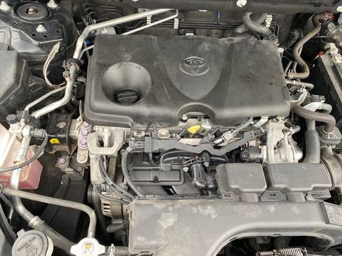 Used 2021 Toyota RAV4 LE FWD image 20