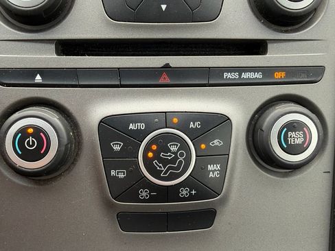 Used 2013 Ford Taurus SEL FWD image 19