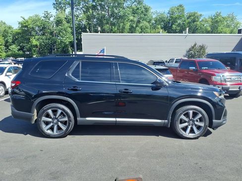 Used 2025 Honda Pilot Touring image 24