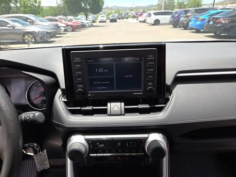 Used 2022 Toyota RAV4 LE AWD/4WD image 29