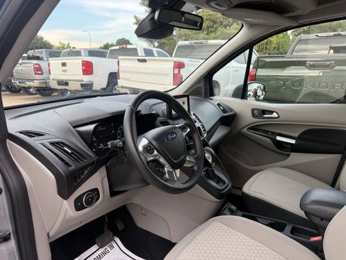 Used 2022 Ford Transit Connect XLT FWD image 6
