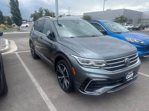 Used 2022 Volkswagen Tiguan SEL R-Line AWD/4WD image 2