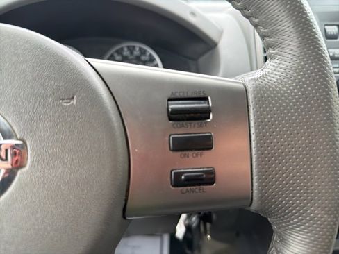 Used 2011 Nissan Frontier SL image 20