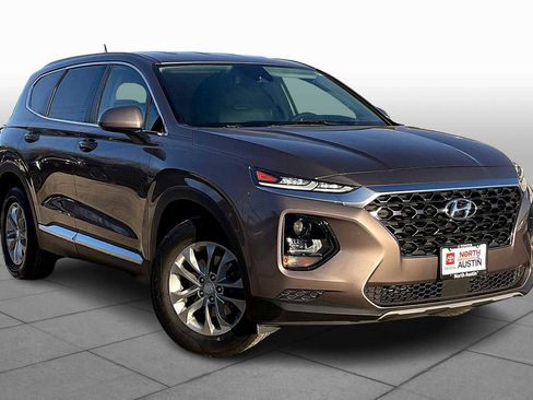 Used 2019 Hyundai Santa Fe SE image 2