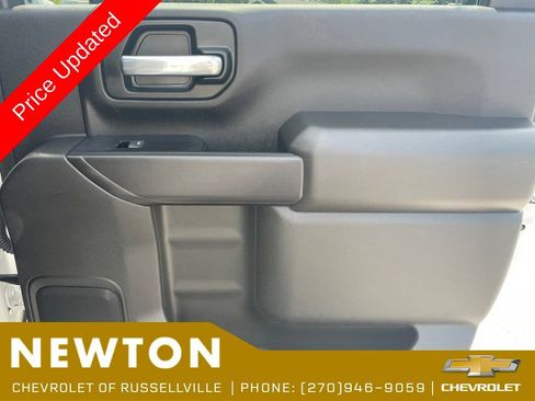 Used 2022 Chevrolet Silverado 2500 Custom w/ Custom Value Package AWD/4WD image 28