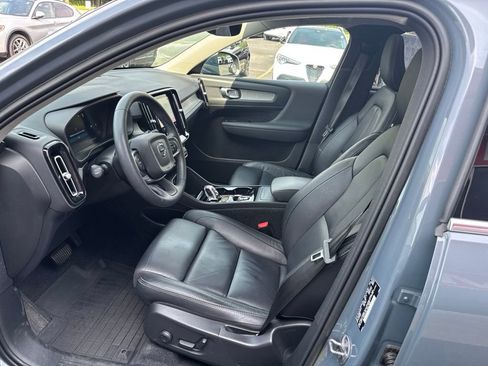 Used 2023 Volvo XC40 B5 Plus AWD/4WD image 27