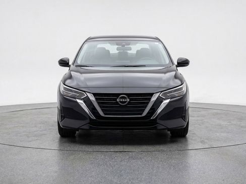 Used 2025 Nissan Sentra SV image 2