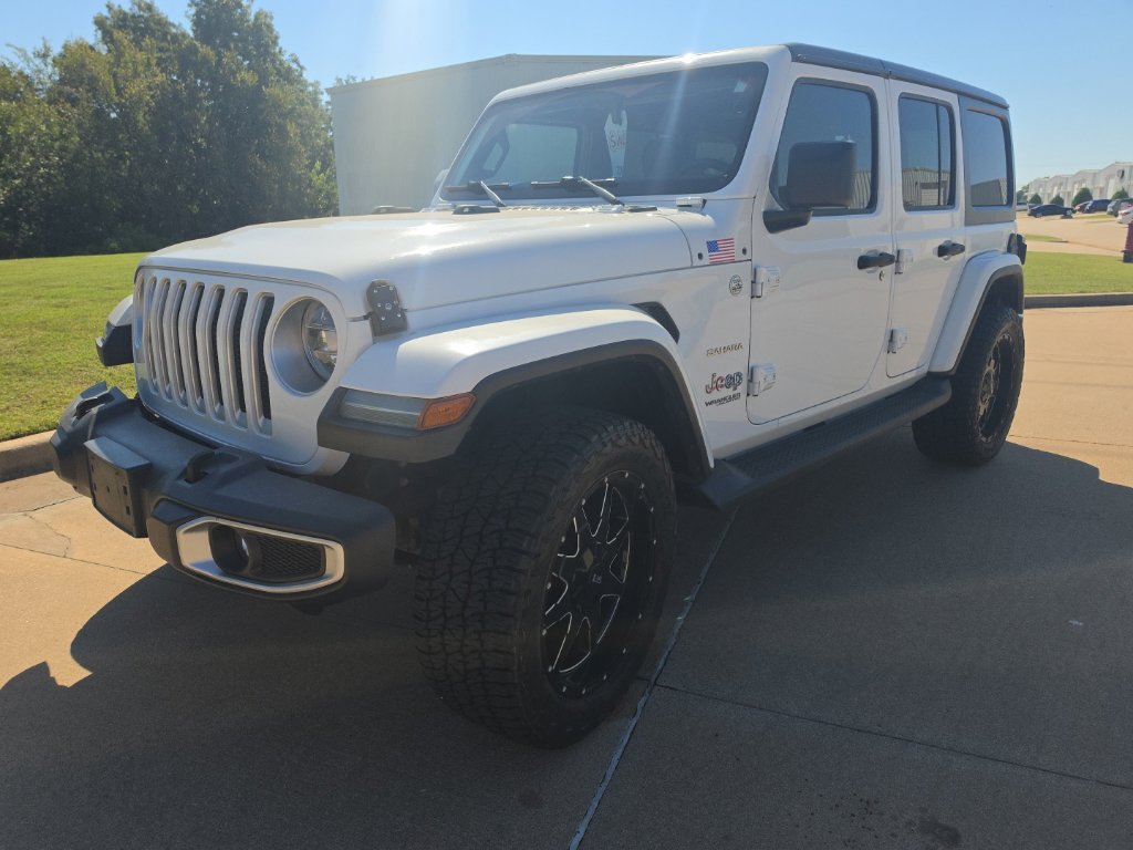 Used 2018 Jeep Wrangler Unlimited Sahara AWD/4WD image 2