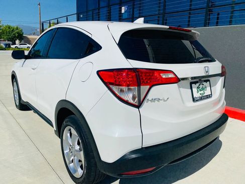 Used 2022 Honda HR-V LX image 4